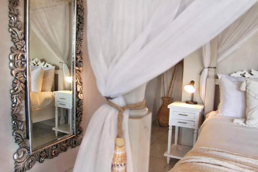Paradise Found Seminyak Villa 250M From The Beach 0*,  Indonézia
