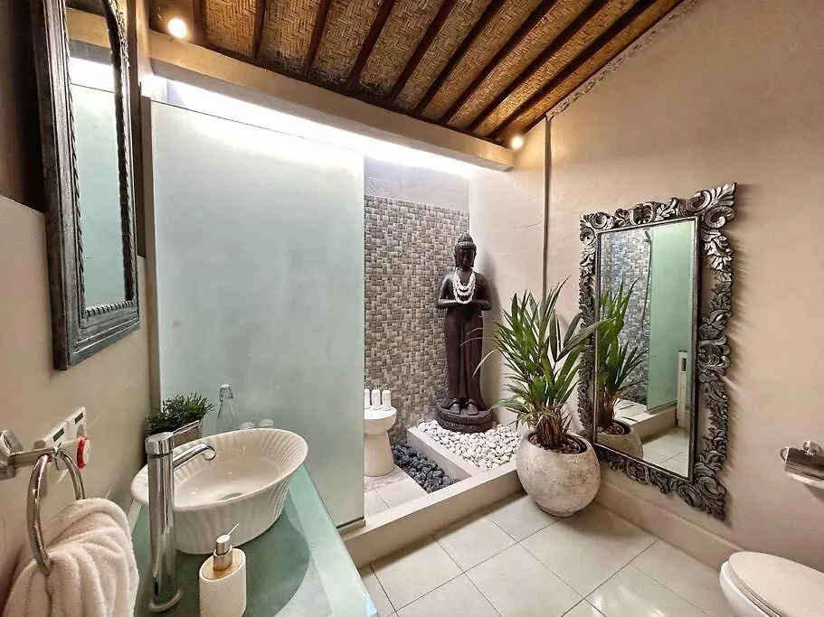 Paradise Found Seminyak Villa 250M From The Beach